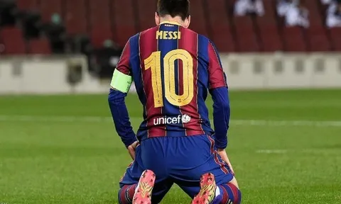 Messi hóa "cừu đen", bị 7 ngôi sao Barca dồn vào bước đường cùng