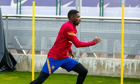 Barca nhận cú hích từ "chuyên gia nằm cáng"