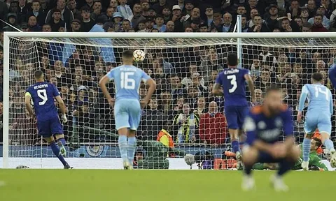 Thắng Real Madrid, Man City mất nhiều hơn được