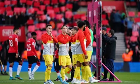 Sau 11 tháng thất nghiệp, Jose Mourinho ngạo nghễ trở lại làm việc