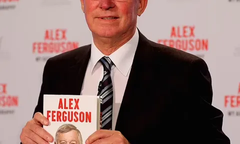 Số tiền khủng mà Ferguson kiếm được mỗi năm dù đã nghỉ hưu