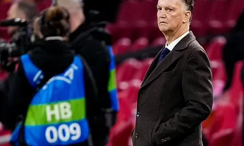 Virgil van Dijk không thích sơ đồ ở tuyển, Van Gaal lên tiếng