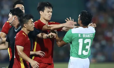 Hoàng Đức phản ứng gay gắt trước hành động xấu của U23 Indonesia