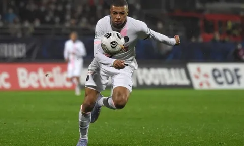 "Ten Hag thậm chí không muốn nói chuyện về Ronaldo"