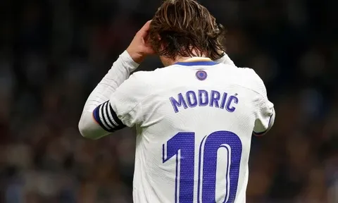 Arsenal có nên đổi Tierney lấy Zinchenko?
