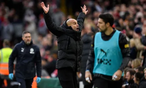 Pep nói gì khi chế giễu đám đông ở Anfield?