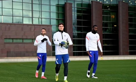 2 sao Chelsea choảng nhau, Alonso nói thẳng 1 câu