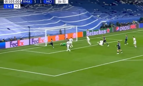 2 tình huống bỏ lỡ không tưởng ở trận Real - Man City