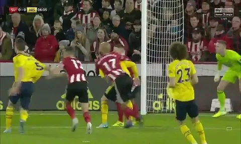 "Đó là quả penalty rõ ràng cho Arsenal"