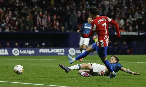 M.U, Chelsea tranh "siêu bom" hàng công