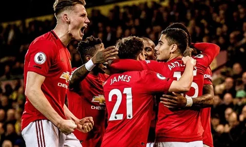 'Thánh chuyền' không tưởng và 9 cái nhất trong chiến thắng của Man Utd