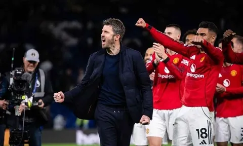 Michael Carrick bảo vệ hàng thủ Man Utd giữa tâm bão chấn thương