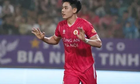 Đình Bắc tri ân đồng đội sau hat-trick cho CAHN