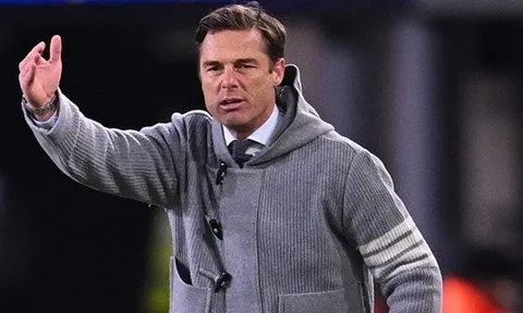 Burnley chốt thời điểm định đoạt tương lai của Scott Parker