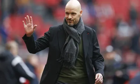 "Cú lừa" xuất hiện tại Old Trafford, Ten Hag đặt câu hỏi về Rangnick