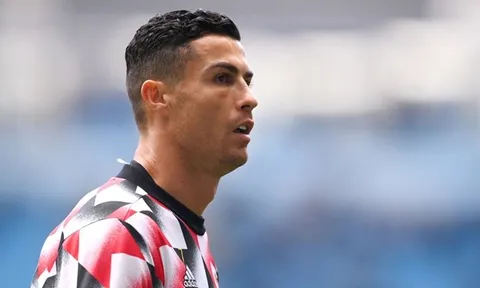 Ten Hag đã thừa nhận sai lầm với Ronaldo