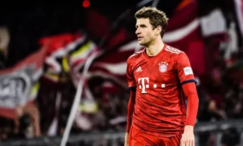 Man Utd nhập cuộc, tranh mua 'kẻ cắp không gian' với Liverpool
