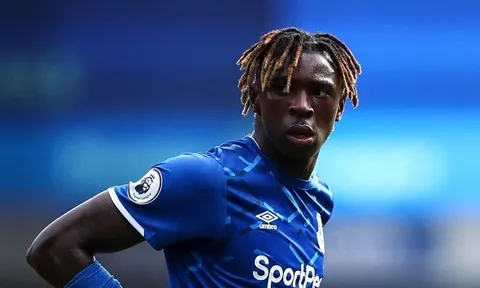 Everton có thể chịu lỗ lớn để cho mượn ''thần đồng Ý''
