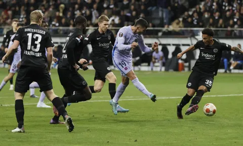 2h ngày 15/04, Barca vs Frankfurt: Giải hạn trên sân nhà