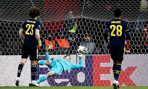 Chỉ 1 bức ảnh đủ giải thích vì sao Arsenal liên tục ngậm "trái đắng"