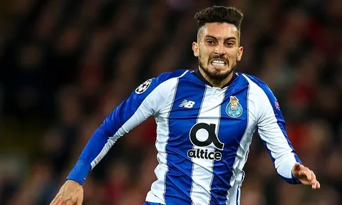 Bị Man Utd hớp hồn, Alex Telles lo khó đến OTF vì 1 lý do