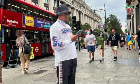 Lingard diện đồ cực chất thăm chốn cũ