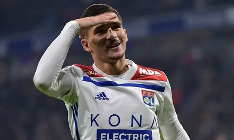 Arsenal tính bán 'chiến binh lặng thầm' vì Houssem Aouar, nên hay không?