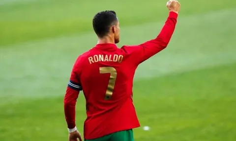 3 cuộc điện thoại và điệp vụ bí mật, Man Utd đã thâu tóm Ronaldo