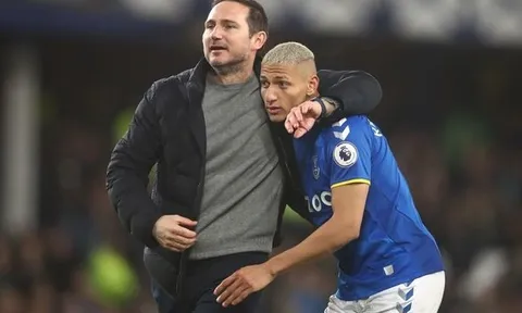 3 ông lớn quan tâm trò cưng của Lampard