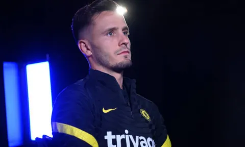 Gary Neville nói thẳng về đẳng cấp của Chelsea sau khi có Saul