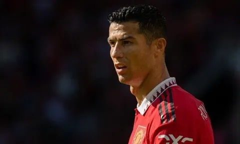 Bị Ten Hag loại bỏ, Ronaldo được khuyên đến bến đỗ bất ngờ