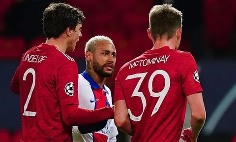 SỐC! McTominay có hành động khó tin với Neymar