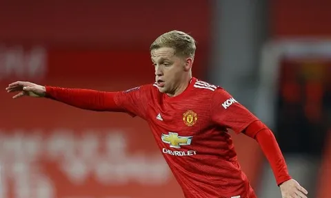 "Thật không may cho De Beek, tại sao Man Utd lại mua cậu ấy?"