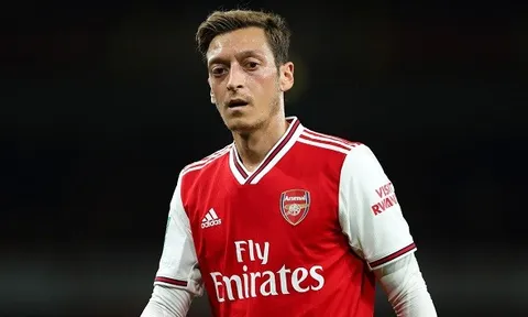 "Vấn đề của cậu ấy ở Arsenal phải được giải quyết từ 2 năm trước"