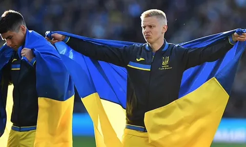Oleksandr Zinchenko thừa nhận muốn trở về quê nhà phục vụ quân đội