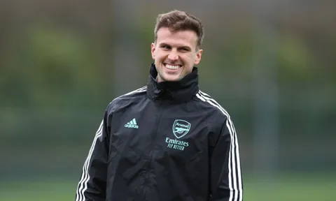 Trung vệ Arsenal: "Tôi sẽ ghi 20 bàn/mùa nếu đá tiền đạo"