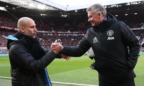 4 bình luận viên cùng đưa ra 1 dự đoán về kết quả derby Manchester