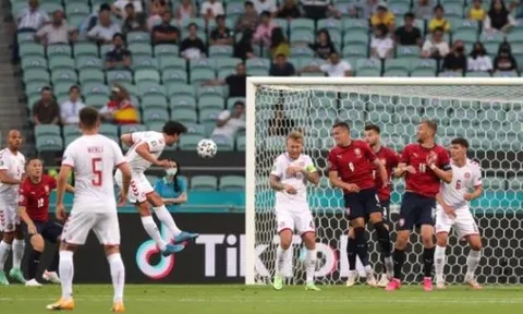 '4 cầu thủ Czech tự kèm lẫn nhau'