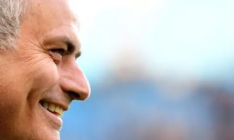 4 điểm nhấn đại thắng khởi đầu kỷ nguyên Mourinho tại Roma: Cú tát đau cho Arsenal