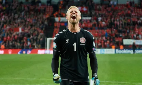 4 pha cản phá như 'siêu nhân', Kasper Schmeichel thay đổi số phận Đan Mạch ở vòng loại