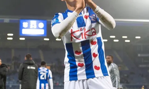4 phút ở SC Heerenveen là "quá đủ" với Đoàn Văn Hậu