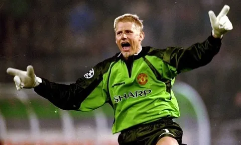 Roy Keane chọn ĐHTB Premier League của M.U: 1 cái tên vẫn còn thi đấu