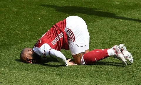 Hai trụ cột chấn thương, Arsenal nhận tin sốc trước trận Everton