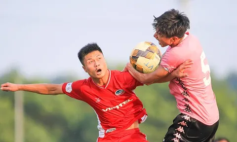 Đoàn Văn Hậu "tả xung hữu đột" ở trận đầu tiên cho CLB Hà Nội trong năm 2020