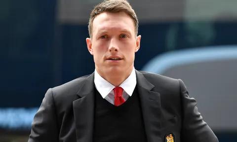 Rooney quan tâm, Man Utd chốt luôn giá bán "kẻ thừa"