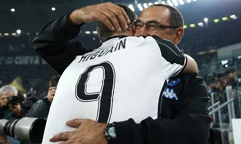Thắng chật vật, Sarri nhớ 'trung phong thực sự duy nhất' của Juventus