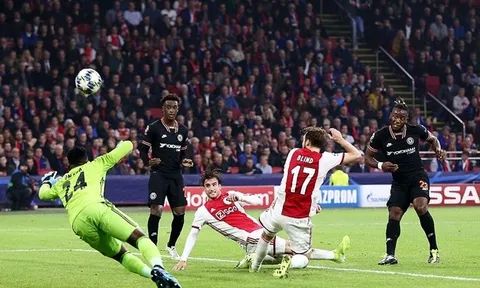 5 điểm nhấn Ajax 0-1 Chelsea: Sao mai 18 tuổi "mất tích"; Công cùn đọ công cùn