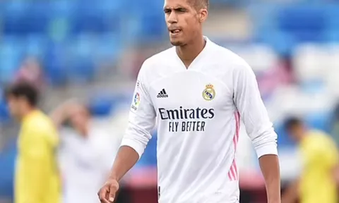 Lộ mức lương khủng của Raphael Varane tại Man Utd