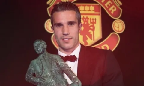 'Tiếc nuối lớn nhất của tôi là không mua được Robin van Persie...'