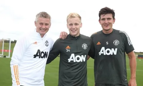 5 câu hỏi đặt cho Man Utd trước trận Aston Villa: Tâm điểm Van de Beek